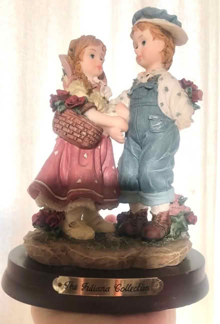 Photo of free Boy & girl ‘sweethearts’ ceramic figurine. (Great Harwood BB6) #1