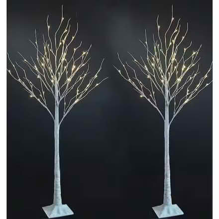 Photo of pre-lit trees approx 4 ft (L5L 5P5) #1