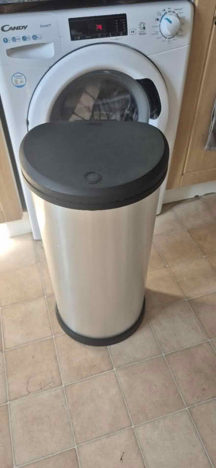 Photo of free Kitchen bin (Hitchin SG4) #1