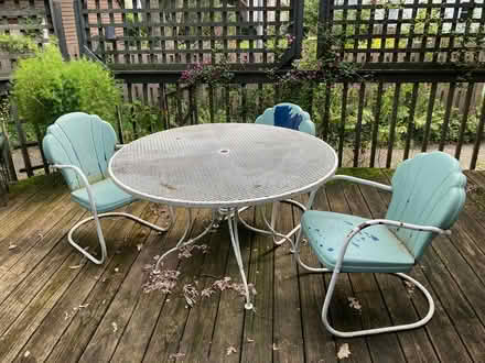 Photo of free patio table and chairs (Whiffen Pl) #1