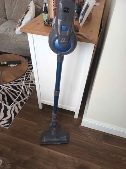 Photo of free Cordless vacuum cleaner (Hernebay CT6 5PR) #1