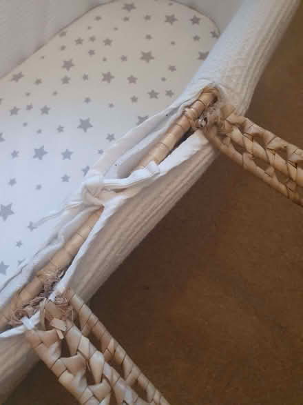Photo of free Moses basket (Rotherhithe SE16) #4