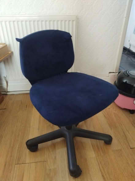 Photo of free Computor chair (M6 5qy) #1