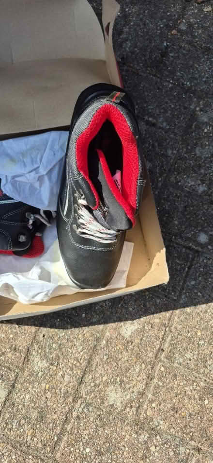 Photo of free Work boots Size 9 / 43 (Hooks Cross SG14) #2