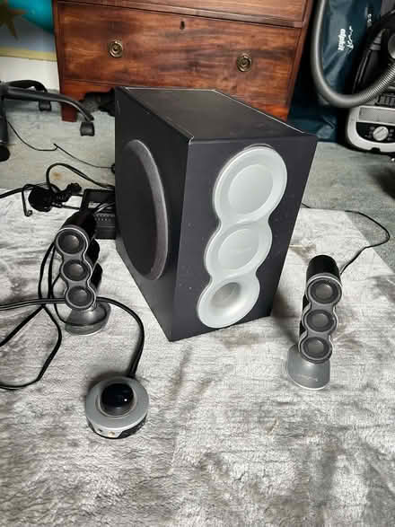 Photo of free Speakers. Subwoofer + Satellites (Castle MK40) #1