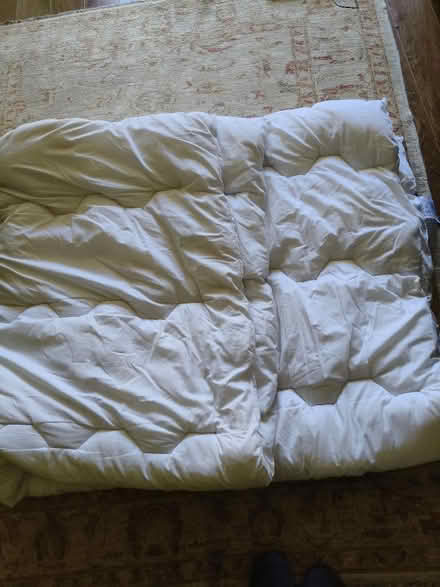 Photo of free King size duvet - winter weight 13.5 tog (Alcester Lanes End B14) #1