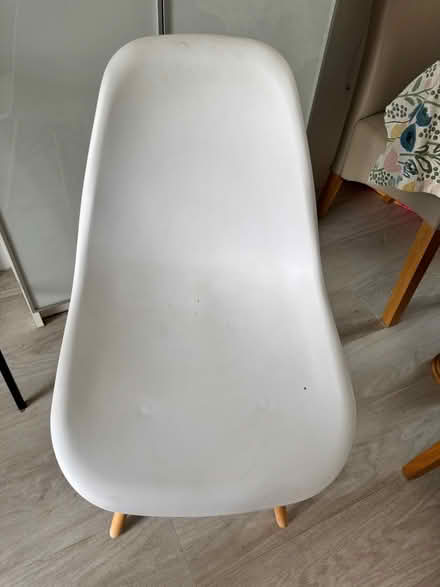 Photo of free White chair (Fontwell Meadows BN18) #2