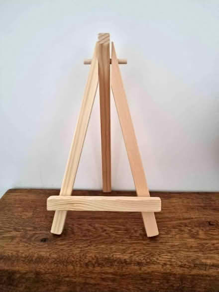 Photo of Easel stand (Paignton TQ4) #1