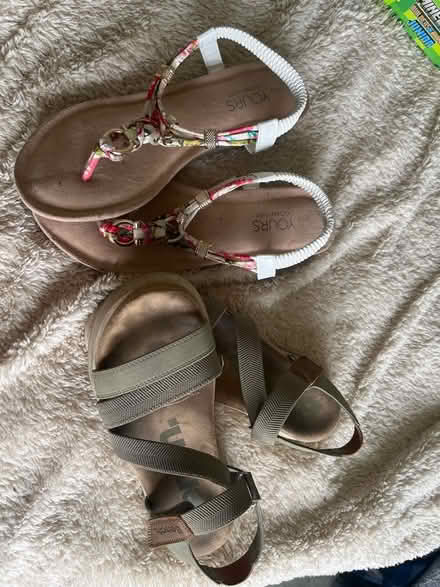Photo of free Women’s sandals (LU2) #1