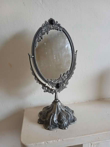 Photo of free Oval mirror (gosport PO12) #1