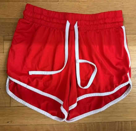 Photo of free red shorts - m RUE 21 (midtwn) #1