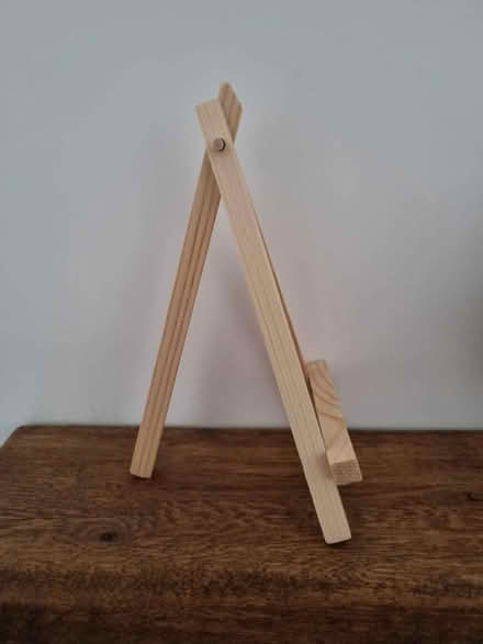Photo of Easel stand (Paignton TQ4) #2