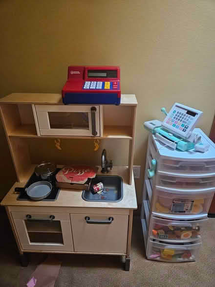 Photo of free Play kitchen (South Snohomish) #1