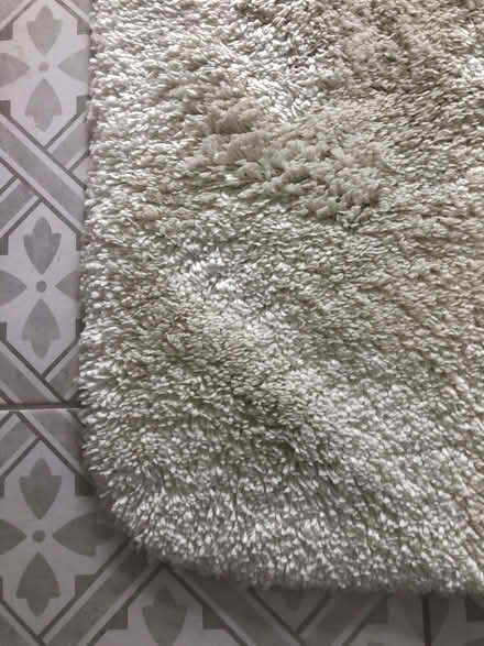 Photo of free White rug / runner - machine washable (Ely CB6) #1