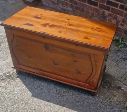 Photo of Solid Pine Chest / Blanket Box (Welling DA7) #1