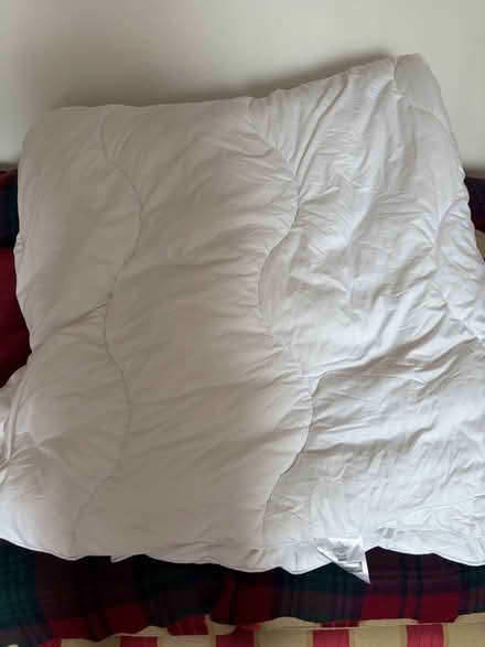 Photo of free King size duvet 13.5tog (Rosemount AB25) #1