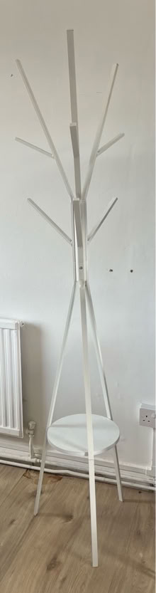 Photo of free White Coat stand (SM4, Morden) #1