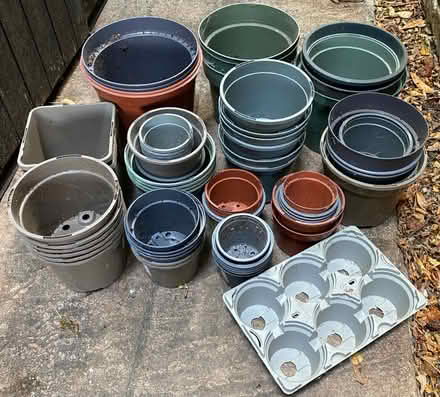 Photo of free Plastic Plant pots (Wimbledon SW19) #1