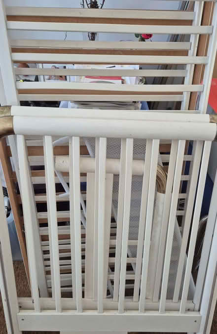 Photo of free Cot/bed with or without mattress white (Farnborough BR6) #3