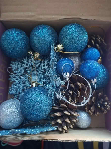 Photo of free Christmas decorations (Southwark SE1) #1