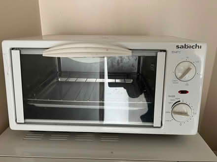 Photo of free Mini electric oven. (Fobbing SS17) #1