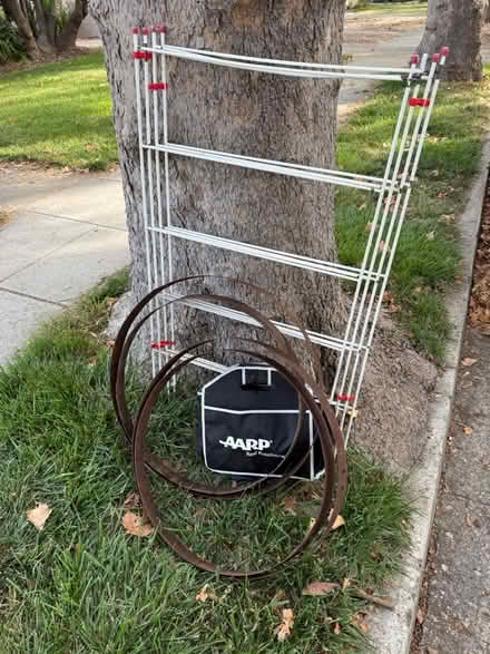 Photo of free dry rack,metal rings,trunk bag (San Jose Rose Garden) #1