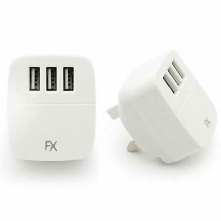Photo of Multi-port fast charger (WV11) #1