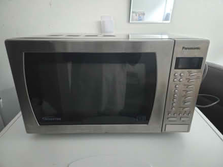 Photo of free Panasonic microwave 900W (Basingstoke RG24 8) #1