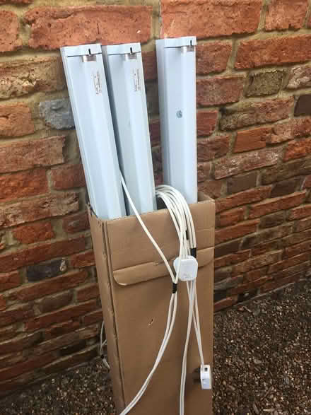 Photo of free Flourescent Tubes 4ft with fittings (CT4 6NP) #1