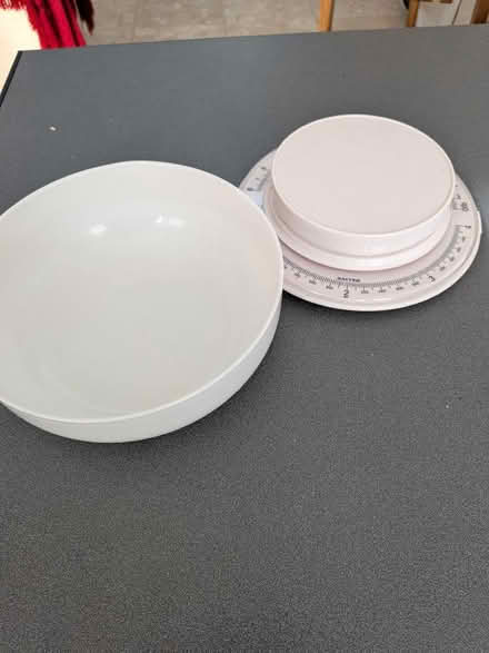 Photo of free Salter kitchen scales with bowl (Risinghurst OX3) #2