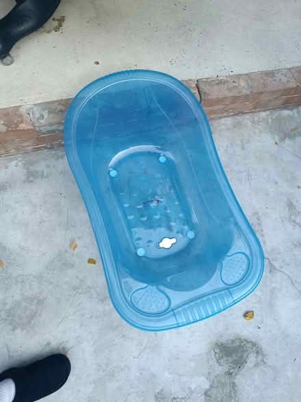 Photo of free Baby bath tub (N226EX) #4