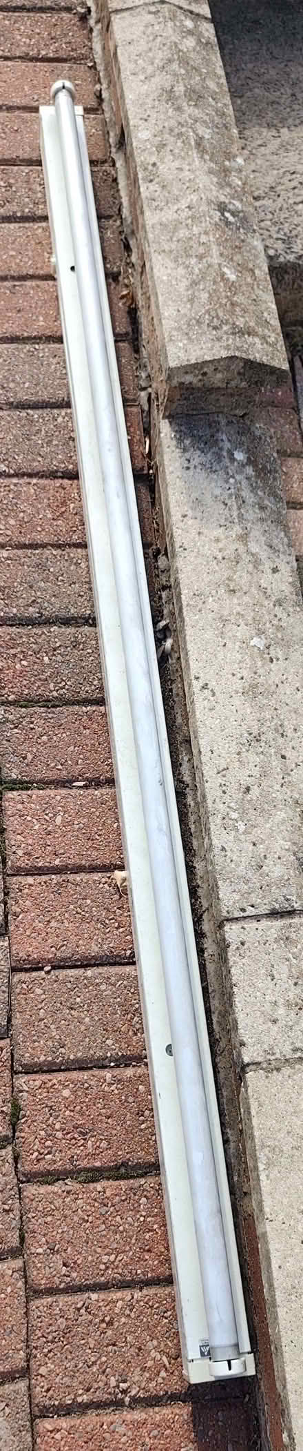 Photo of free 5ft fluorescent light fitting (Manor Top S12) #1