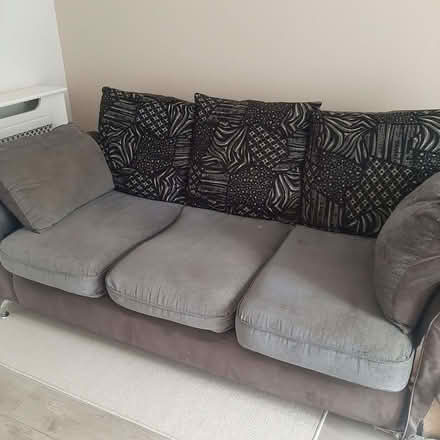 Photo of free 3 Seater Sofa (Houghton Regis LU5) #1