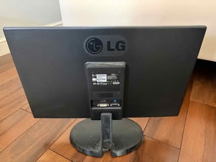 Photo of free 20” LG monitor (Shippon OX14) #2
