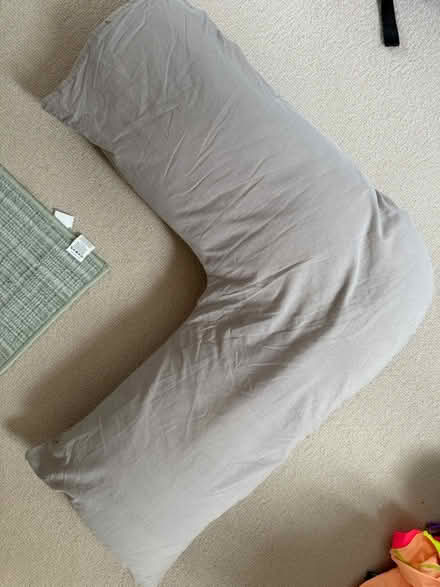 Photo of free V pillow (Stretton, East Staffordshire) #1