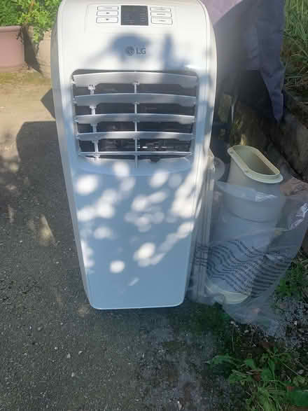 Photo of free LG 8800 btu room AC (East watertown) #1
