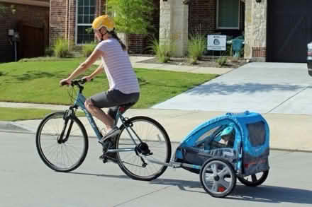 Photo of free In Step bike trailer (Arlington (westover)) #1