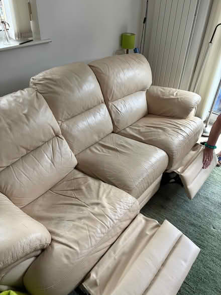 Photo of free Settee with two reclining seats (Uckfield. TN22. Manor Park.) #3