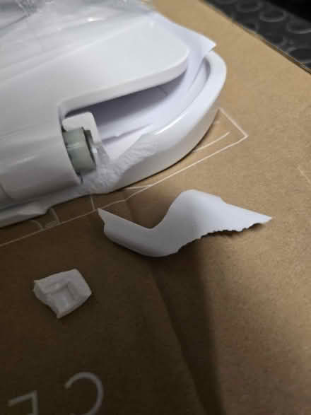 Photo of free New but broken toilet seat (EN5) #2