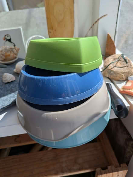 Photo of free Cat food / water bowls (Thrupp GL5) #1