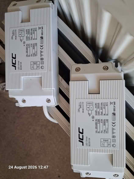 Photo of free 5 LED light panels with 4 drivers (Woodlands TW7) #4