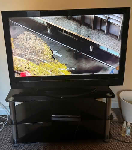 Photo of free Hitachi TV with stand (Gorton M18) #1