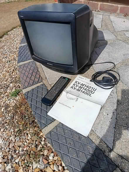 Photo of free Sony 14 inch crt TV (High Wycombe HP11) #1