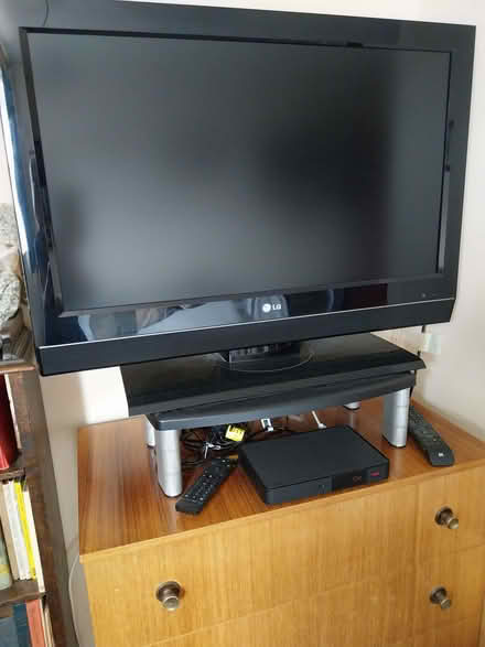 Photo of free LG flat Screen TV (Grovehill HP2) #1