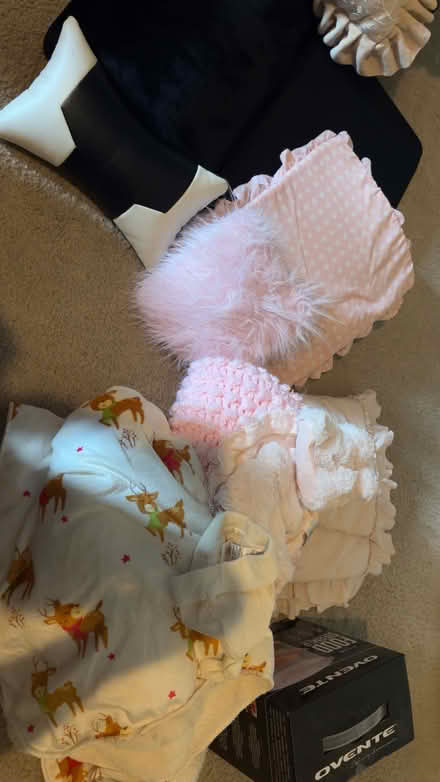 Photo of free Cushion, Small Pillows & blankets (Century park, cathedral city) #2