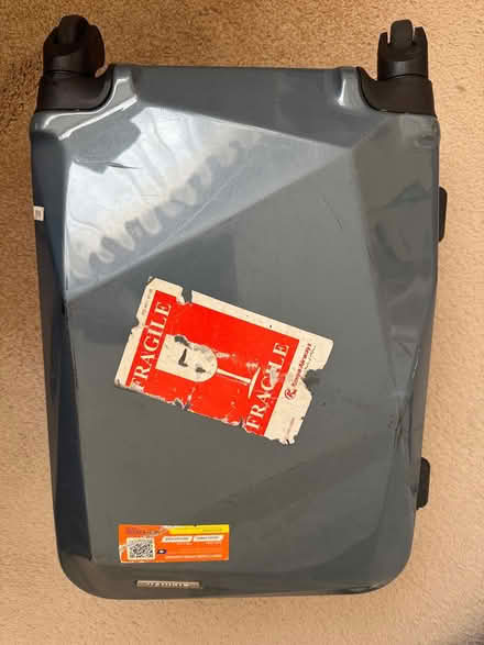 Photo of free Mirror and small suitcase (Welling da16) #3