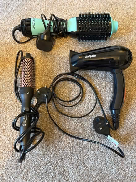 Photo of free hair dryer and styling brushes (Finham CV3) #1