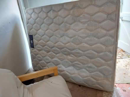 Photo of free King size SealPostur mattress (Sheffield S17) #2