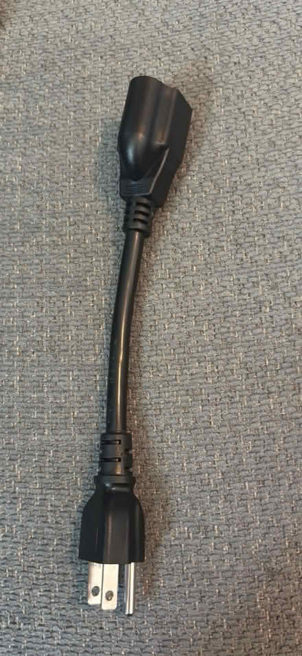 Photo of free 8 inch extension cords (141 Fairfield Dr) #1