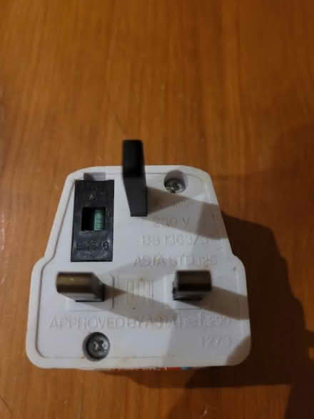 Photo of free Shaver/toothbrush plug (Shenley Fields B29) #2